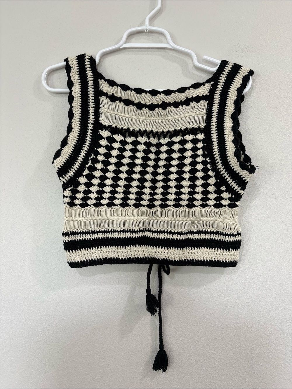Forever 21 Black and Cream Cropped Crochet Tank